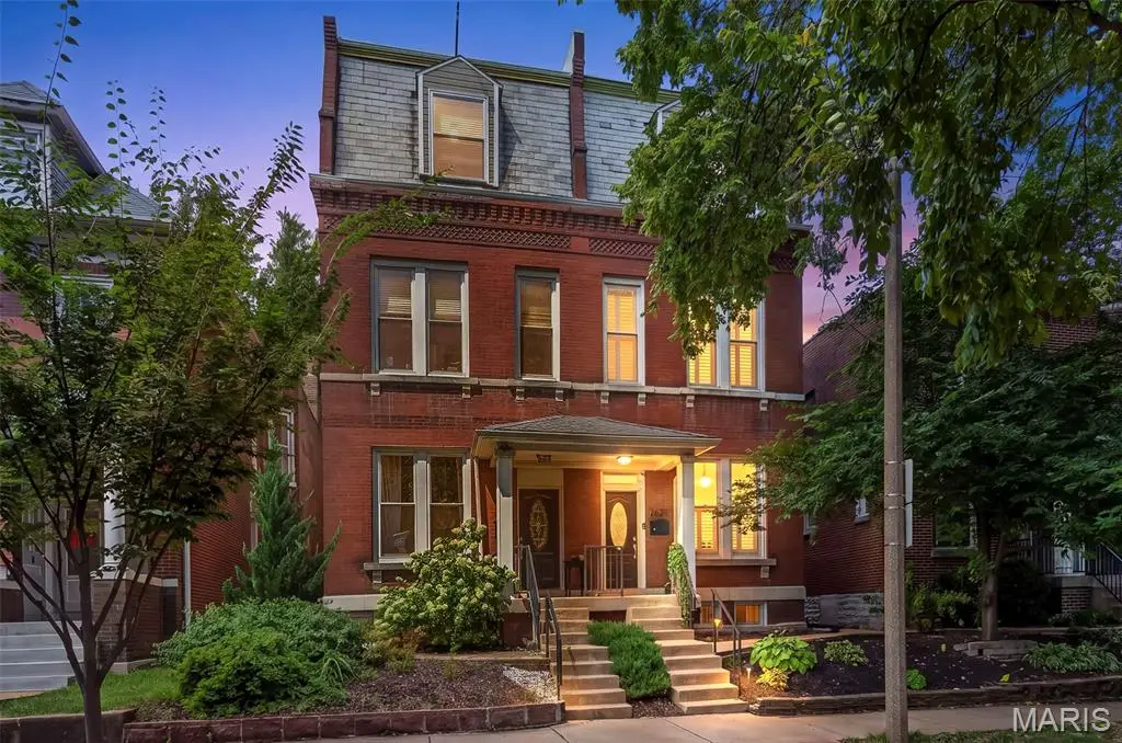 2621 Nebraska Avenue, Saint Louis, MO 63118 - #1