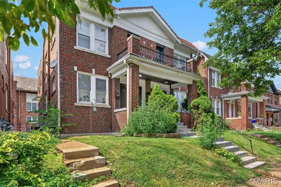 2037 Maury Avenue, Saint Louis, MO 63110 - #2