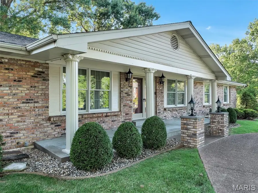 1949 Roth Drive, Saint Louis, MO 63131 - #2