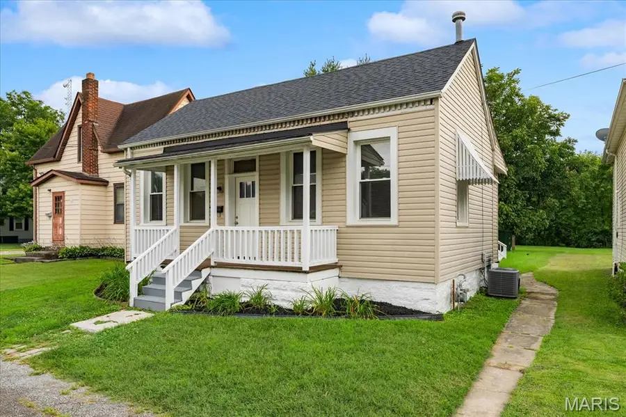 120 E Iowa Street, Trenton, IL 62293 - #2