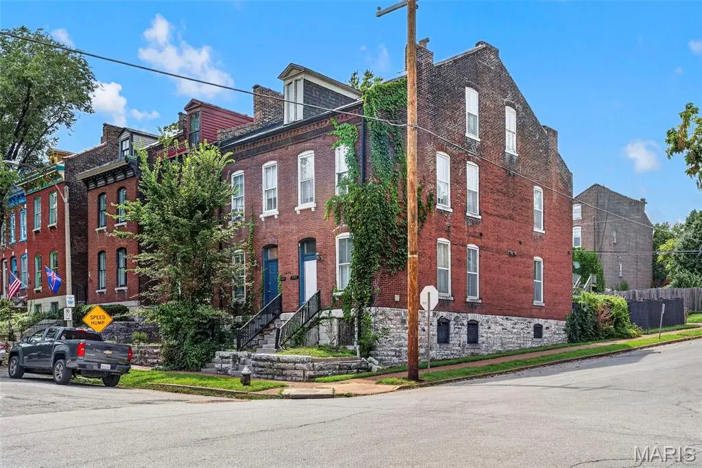 2301 S 11th Street, Saint Louis, MO 63104 - #1