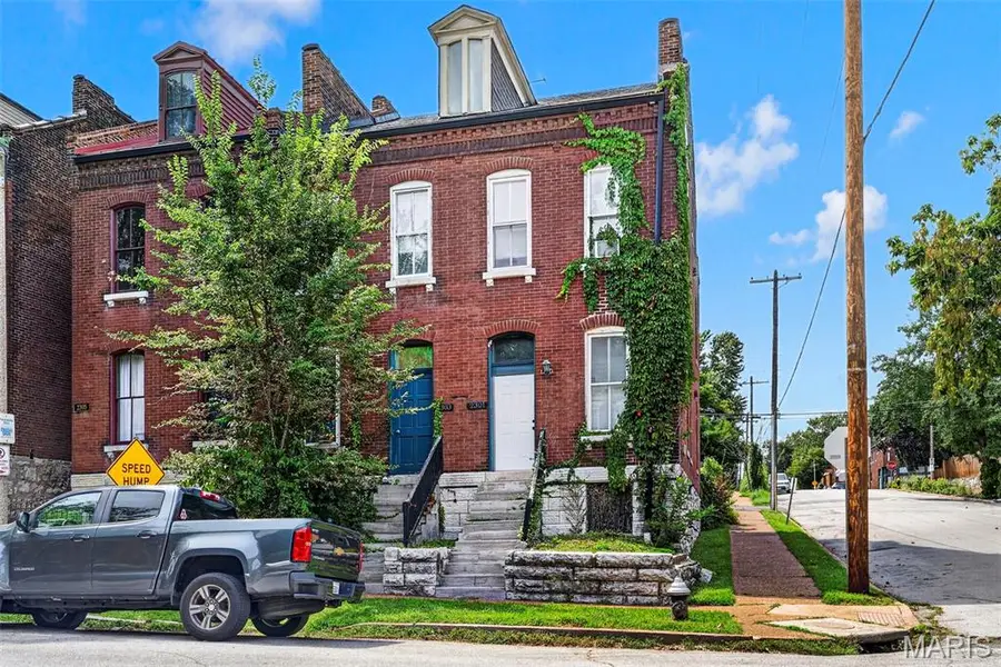 2301 S 11th Street, Saint Louis, MO 63104 - #3