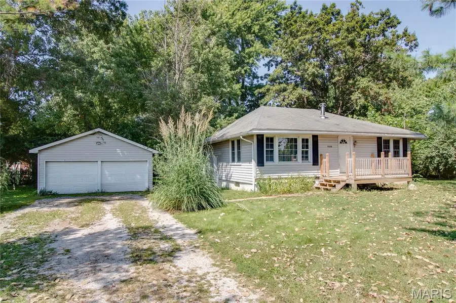 7220 Ingham Lane, Godfrey, IL 62035 - #2