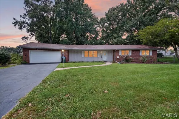 610 Laurel Dr, Waterloo, IL 62298