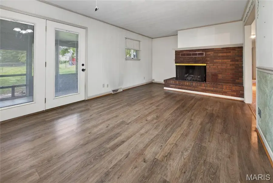 610 Laurel Dr, Waterloo, IL 62298 - #3