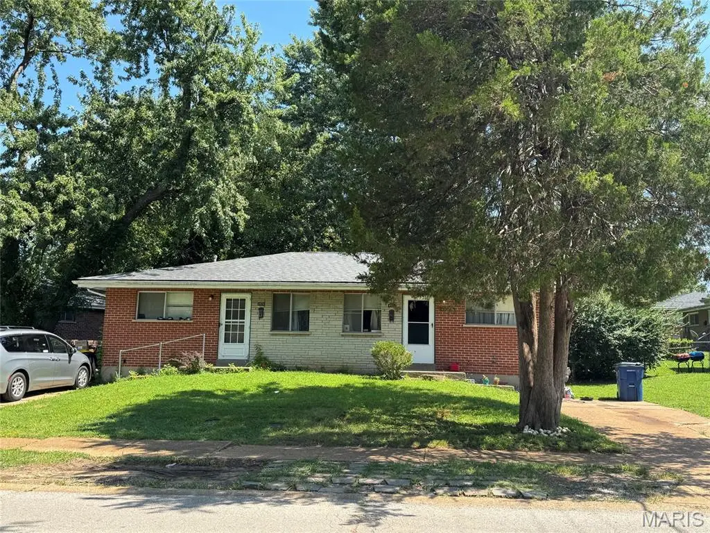 4522 Country Lane, Saint Ann, MO 63074 - #1