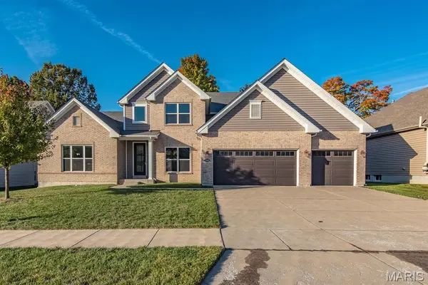 2708 Brook Hill Lane, St Charles, MO 63303