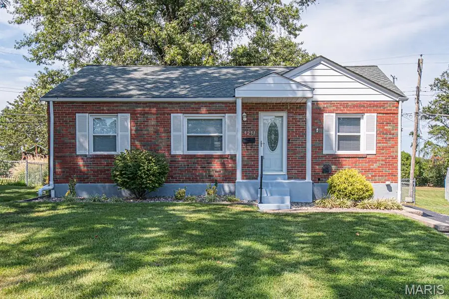 9251 Southview Lane, Saint Louis, MO 63123 - #2