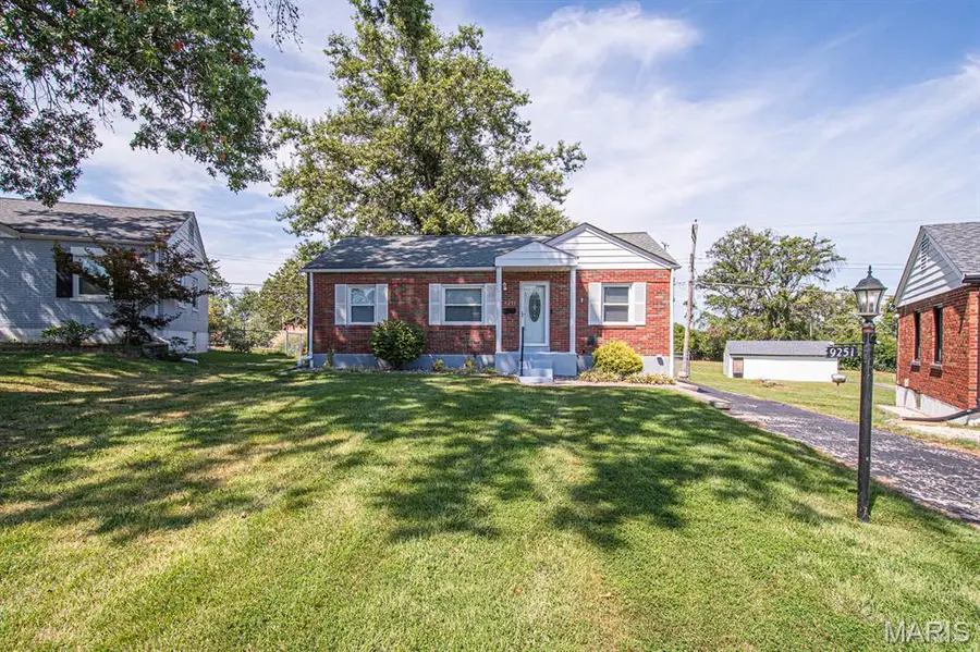 9251 Southview Lane, Saint Louis, MO 63123 - #3