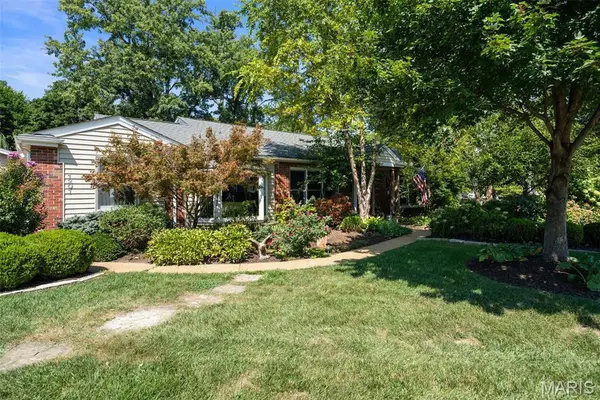 1201 Kortwright Avenue, Rock Hill, MO 63119