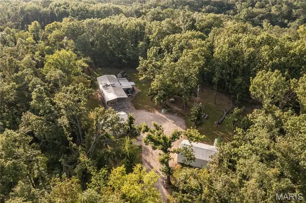 23459 Canfield Lane, Warsaw, MO 65355