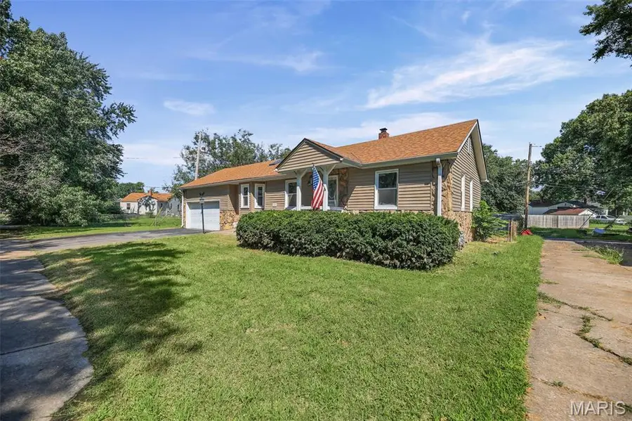 2535 E 28th Street, Granite City, IL 62040 - #3