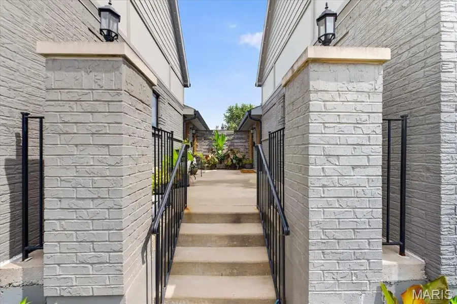 3320 Missouri Avenue, Saint Louis, MO 63118 - #3