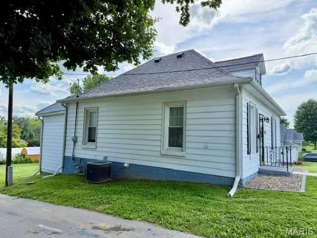 3001 Marsh Avenue, Hannibal, MO 63401 - #2