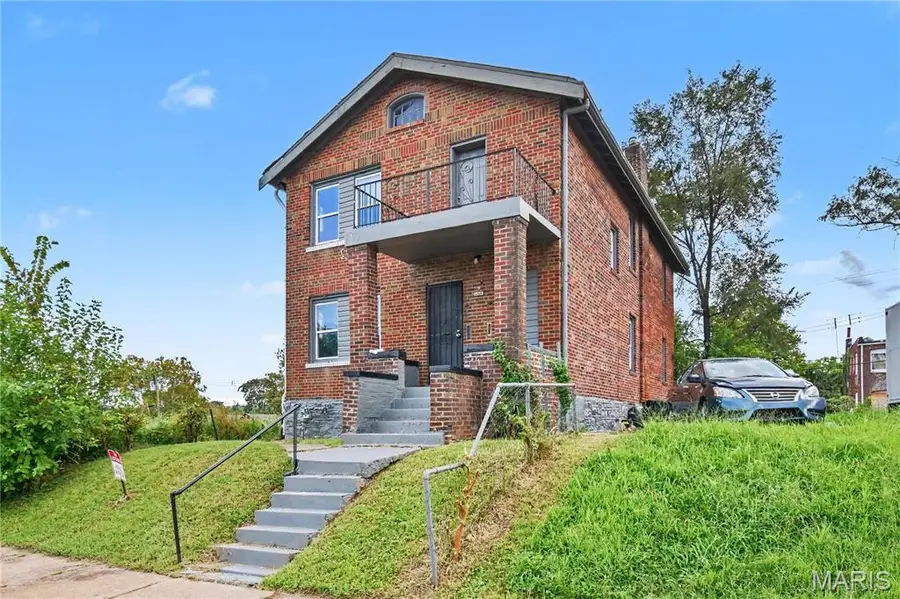 5704 Labadie Avenue, Saint Louis, MO 63120 - #3