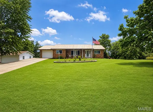 810 S School Street, Desloge, MO 63601
