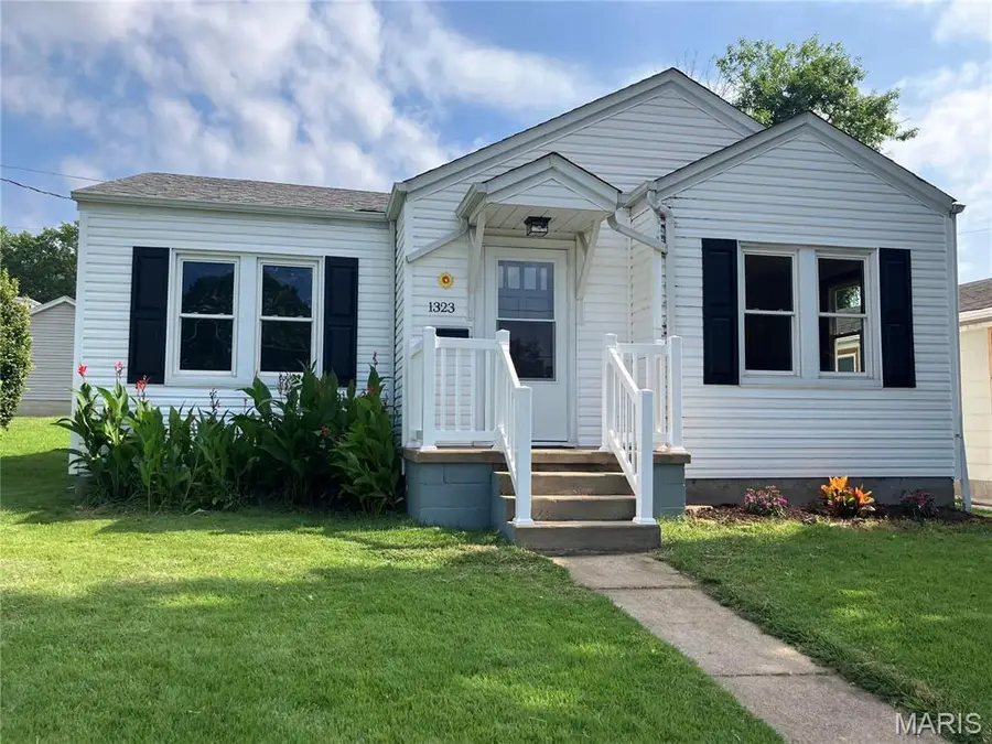 1323 E 6th Street, Washington, MO 63090 - #2