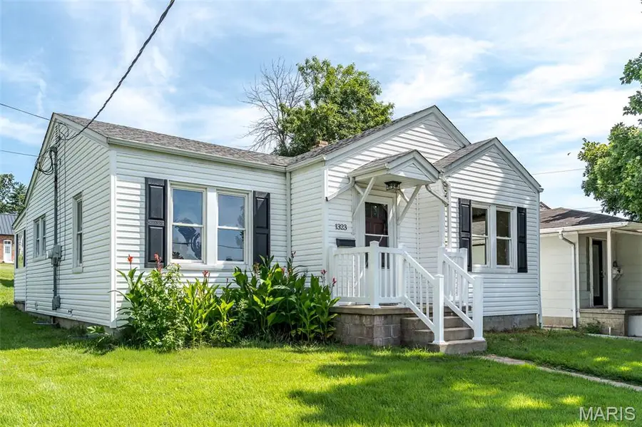 1323 E 6th Street, Washington, MO 63090 - #3