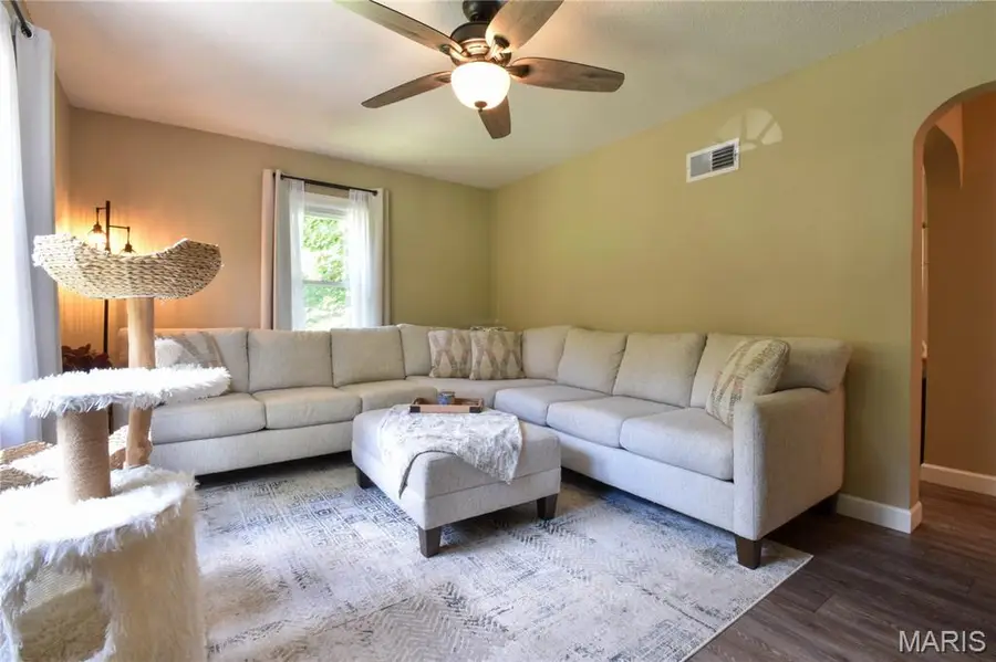 218 Adams Street, Edwardsville, IL 62025 - #3