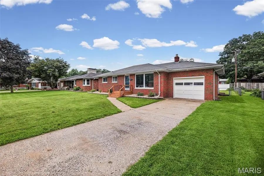 722 Berry Road, Wood River, IL 62095 - #2