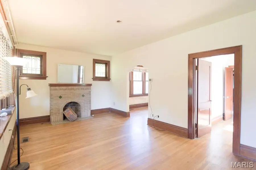 5413 Odell Street, Saint Louis, MO 63139 - #2