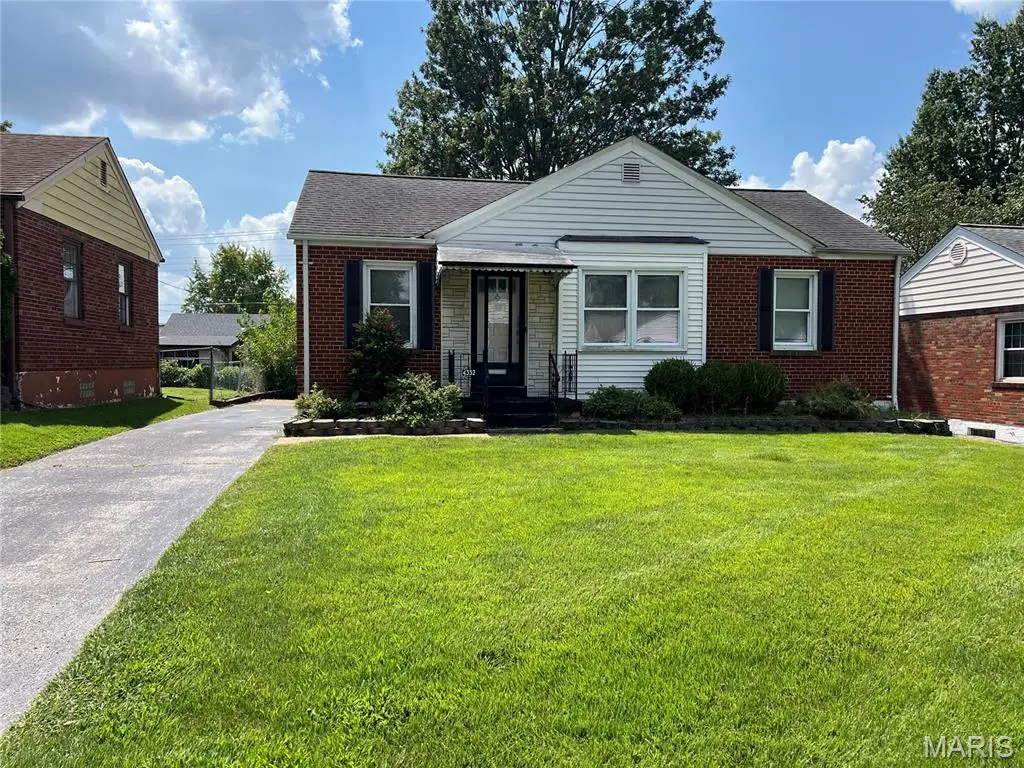 4332 Sunshine Drive, Saint Louis, MO 63116 - #1