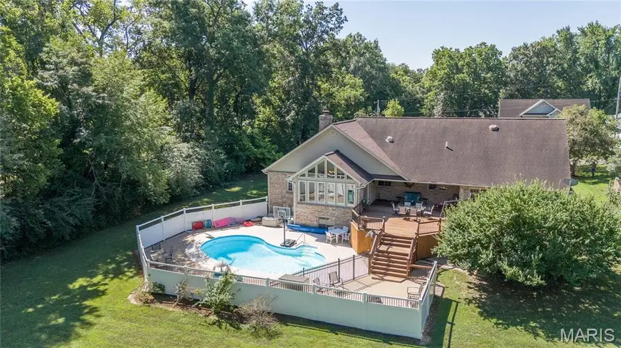 1015 E Oak Street, Greenville, IL 62246 - #2