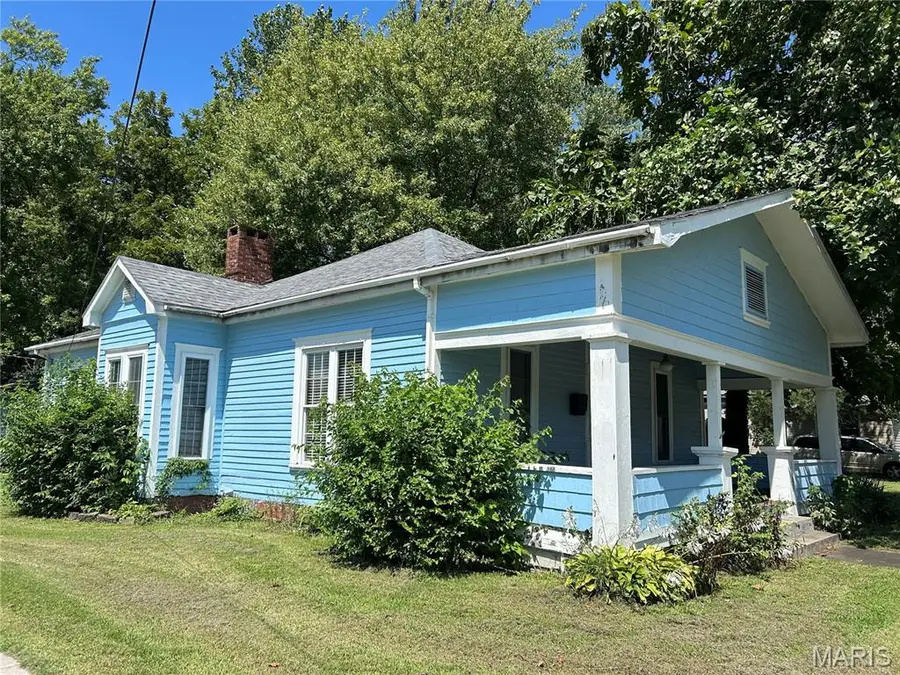 1003 N Walnut Street, Litchfield, IL 62056 - #2