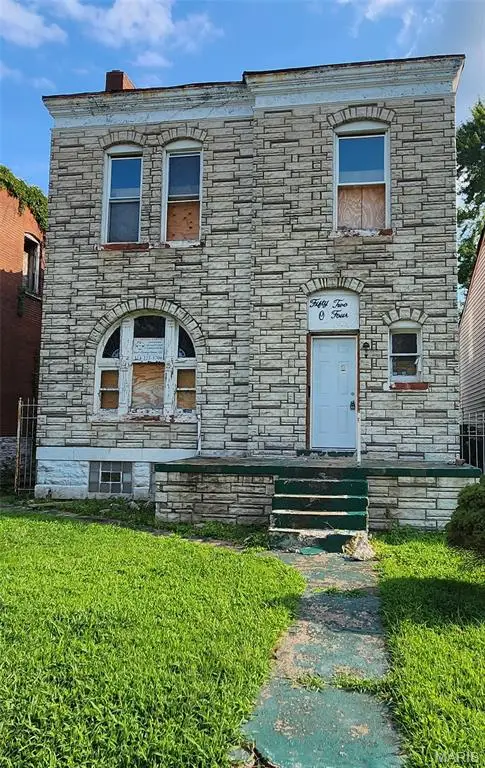 5204 Ridge Avenue, St Louis, MO 63113