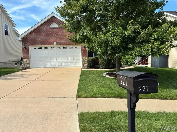 221 Stone Run Boulevard, Wentzville, MO 63385
