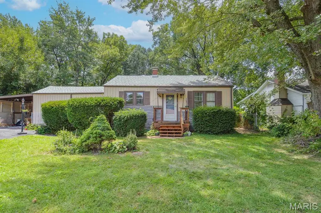9120 Summit Drive, Fairview Heights, IL 62208 - #1