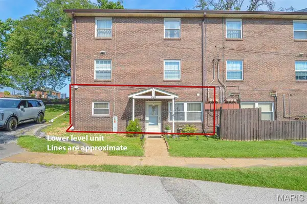 6941 Colonial Woods Drive #27, St Louis, MO 63129