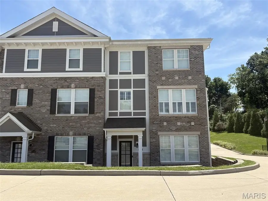 11201 Talamore Circle #1, Frontenac, MO 63131 - #3
