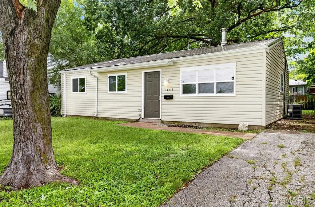 1444 E Pitman Avenue, Wentzville, MO 63385 - #1
