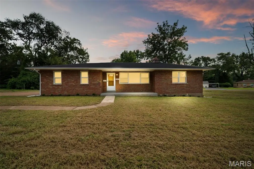 8142 January Avenue, Berkeley, MO 63134 - #1