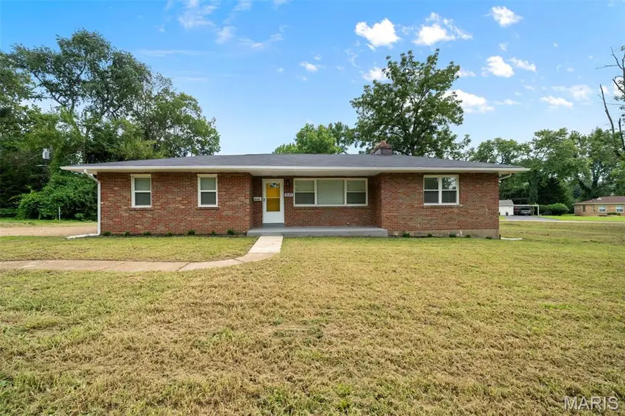 8142 January Avenue, Berkeley, MO 63134 - #2