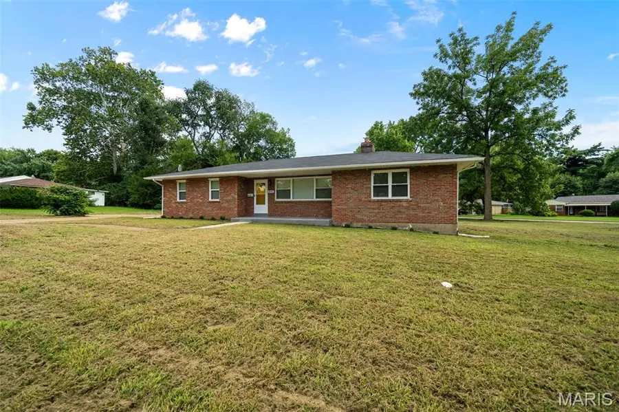 8142 January Avenue, Berkeley, MO 63134 - #3
