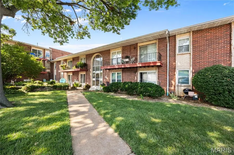 10388 Forest Brook Lane #F, Saint Louis, MO 63146 - #2