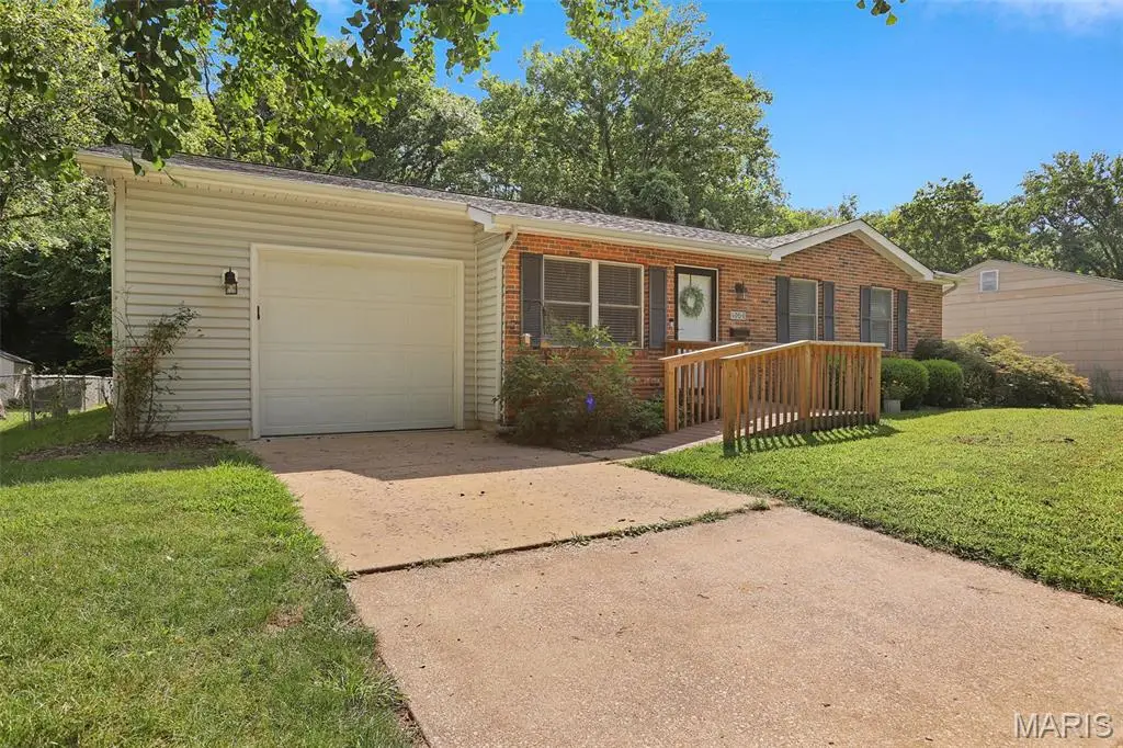 1704 E 9th Street, Washington, MO 63090 - #1