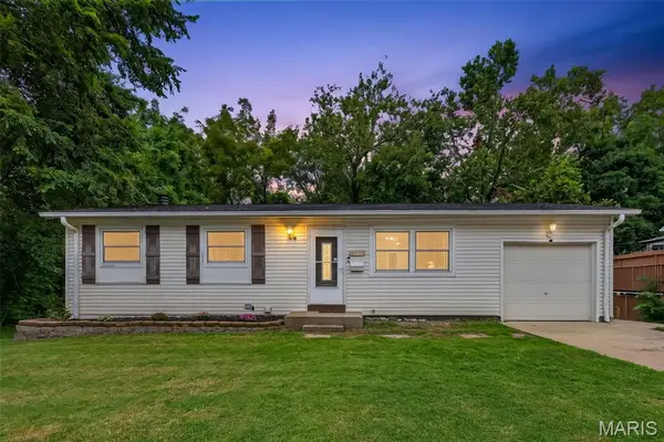 1563 Ville Rosa Lane, Hazelwood, MO 63042