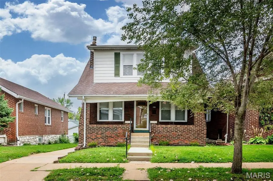6054 Hartford Street, Saint Louis, MO 63139 - #2