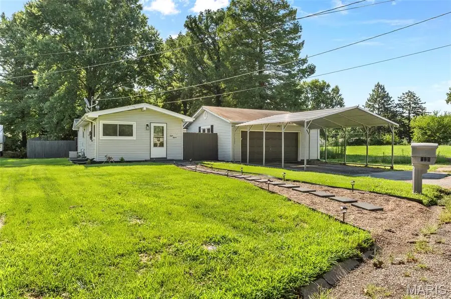 815 Southmoor Place, Godfrey, IL 62035 - #2