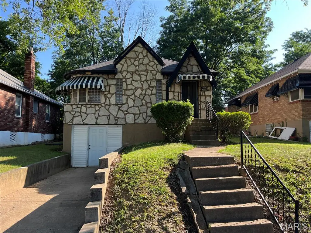 6735 Edison Avenue, Saint Louis, MO 63121 - #1