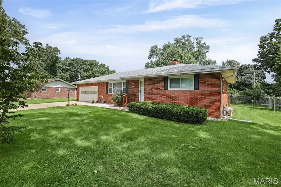 4803 Paris Drive, Godfrey, IL 62035 - #3