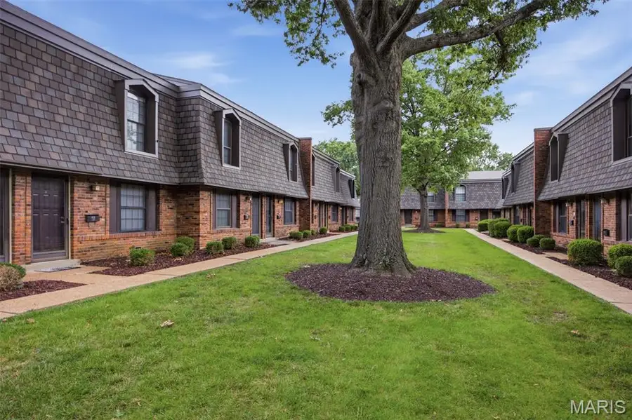 1871 Mansard Drive, Saint Louis, MO 63125 - #2