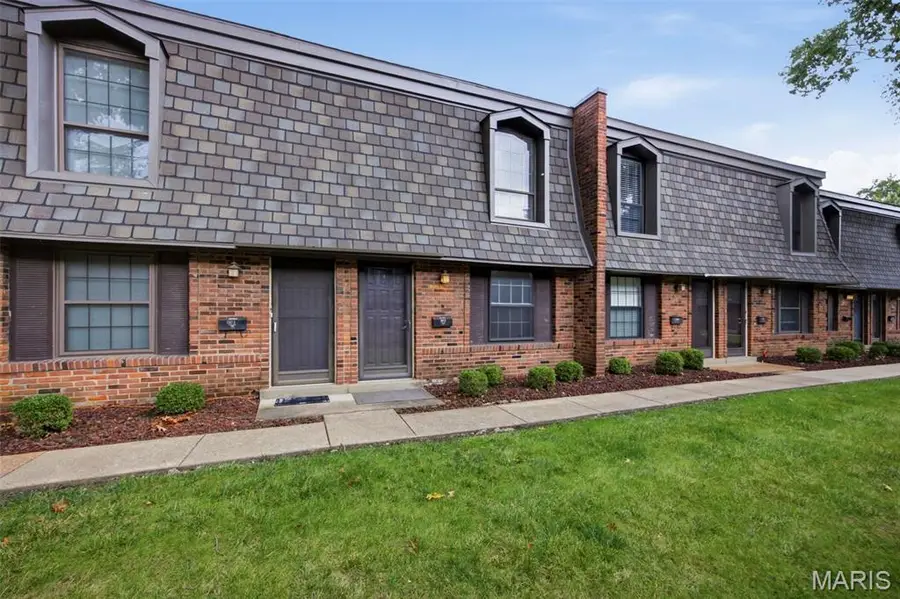 1871 Mansard Drive, Saint Louis, MO 63125 - #3