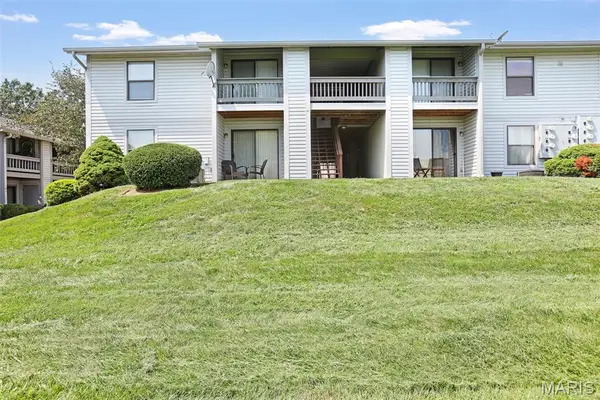 1630 Summergate Parkway #J, St Peters, MO 63303