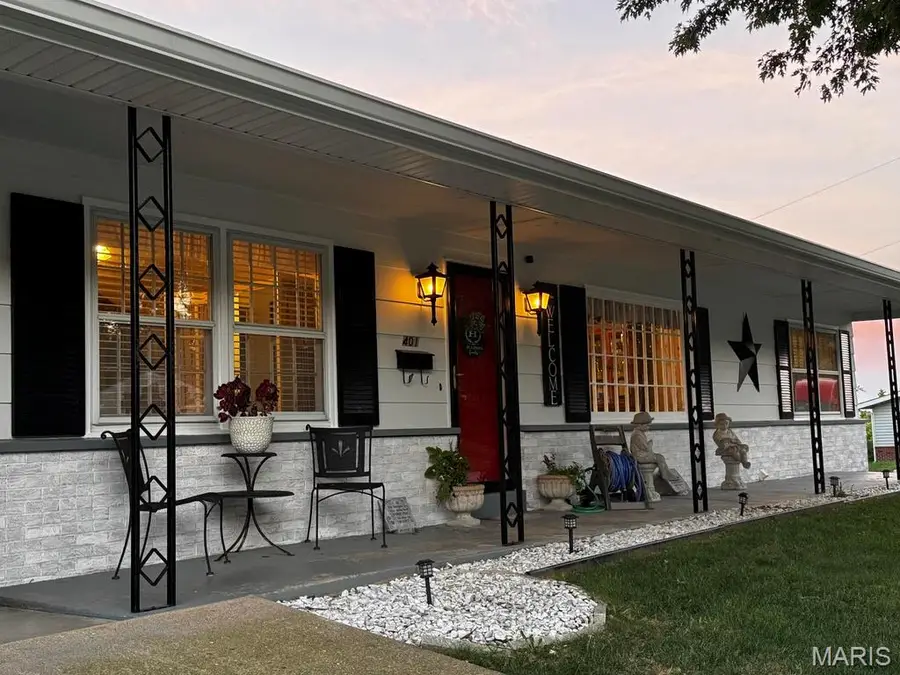 401 Welane Avenue, Louisiana, MO 63353 - #3