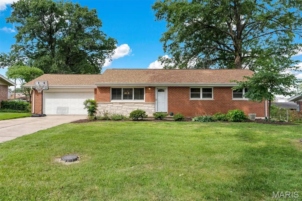 4 Montauk Drive, Saint Louis, MO 63146 - #1