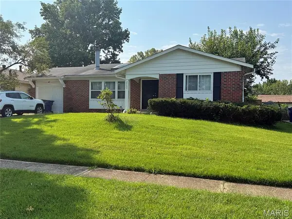 2560 Cambridge Drive, Florissant, MO 63033